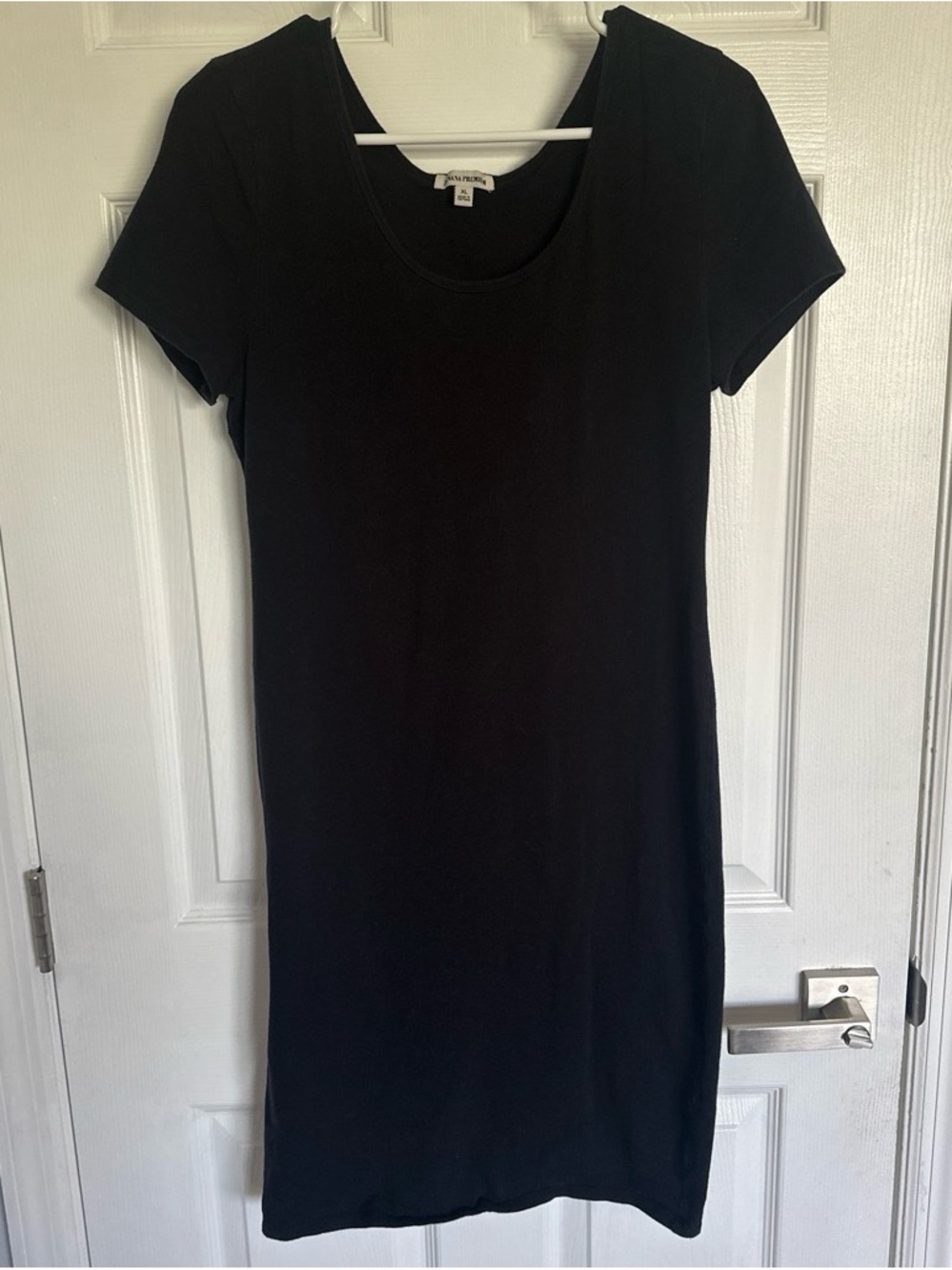 Zenana Outfitters Black Short-Sleeve Scoop Neck Midi Dress